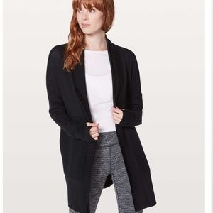 Lululemon Sit In Lotus Wrap II Black Size 4 LIKE NEW